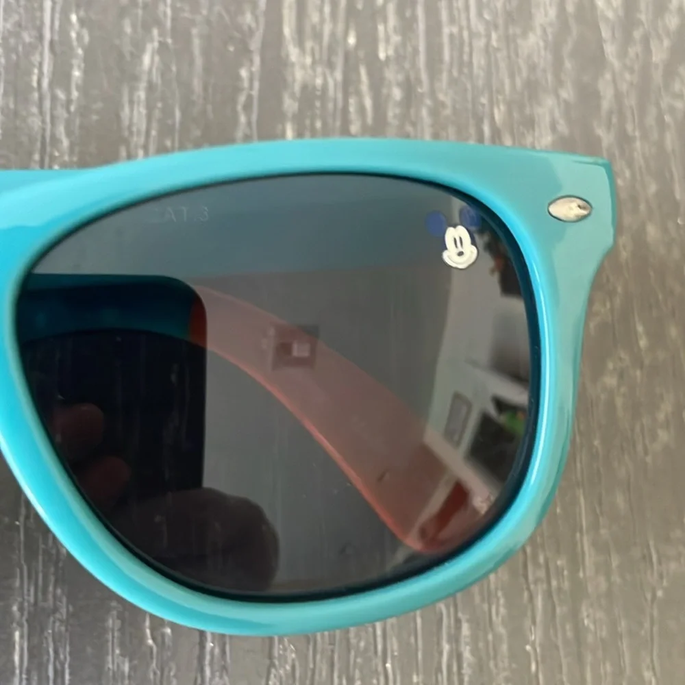 Kid’s Disney Mickey Mouse sunglasses